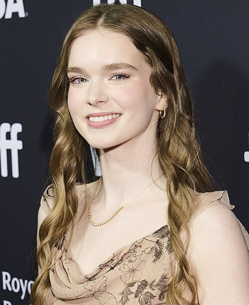 Summer H. Howell (Carrie White)